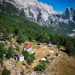  Pensión Freskia Albania
