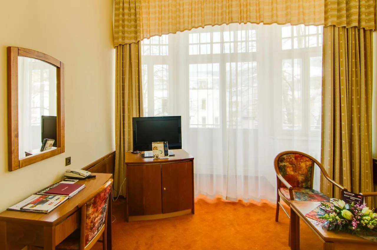 Sport Villa Hofmann - Fitness & Tenis Карловы Вары Гостевой дом