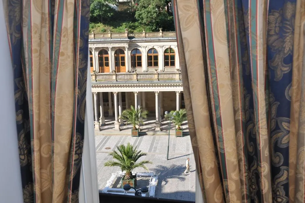 ****  Hotel Petr Karlovy Vary Csehország