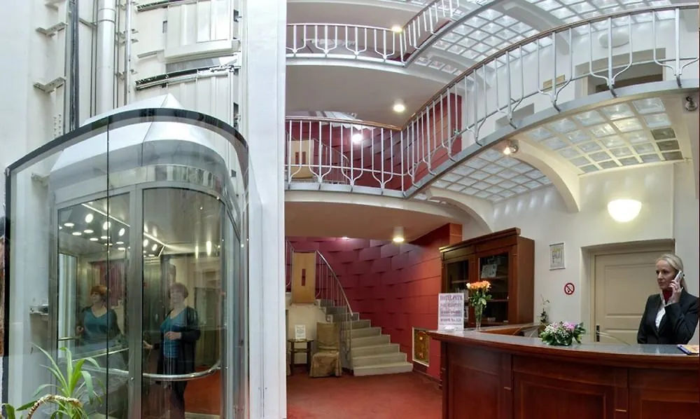 Hotel Petr Karlovy Vary 4*,  Csehország