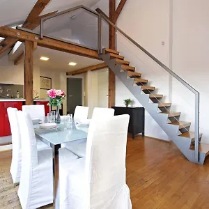 Vltava Penthouse Apartment Prag