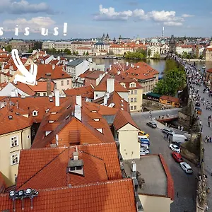 Queen Bee Apartment Prag