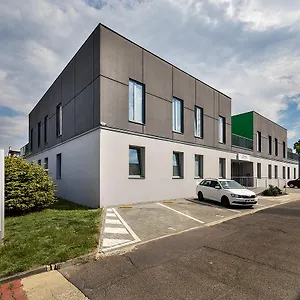 https://hotel-hostel-letov.praguehotelsweb.com