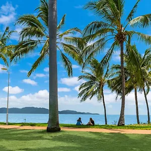Waters Edge The Strand 4*, Townsville Australia