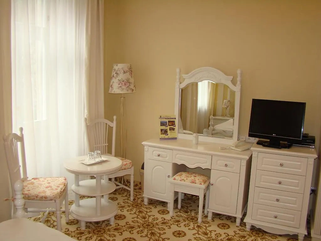 Hotel Saint Petersburg Карловы Вары