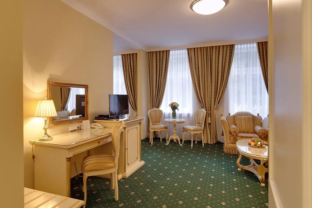 Hotel Saint Petersburg Карловы Вары