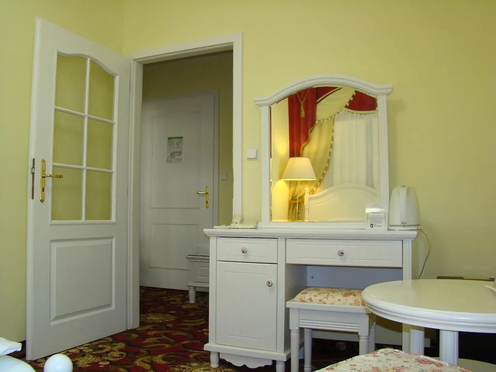 Hotel Saint Petersburg Карловы Вары