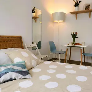 Apt 100 Praga