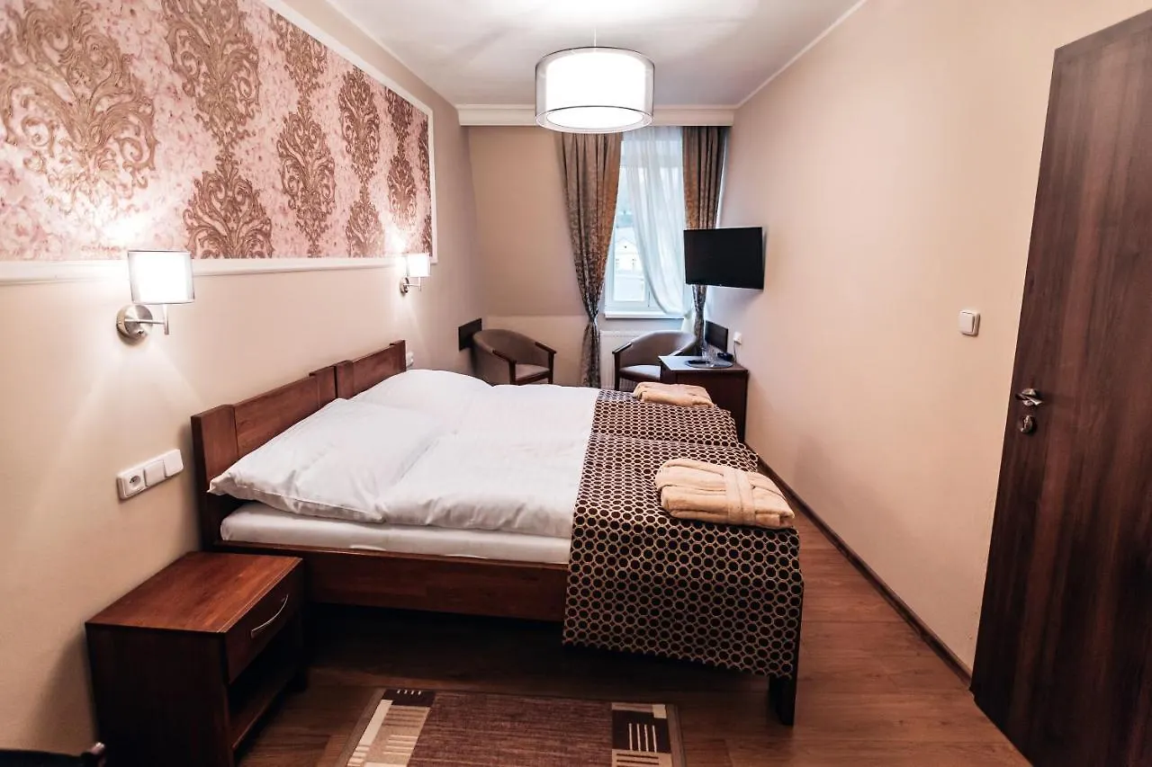 Star Hotel Karlsbad 4*,
