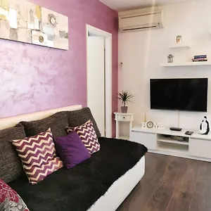 https://apartman-loli.in-istria.net