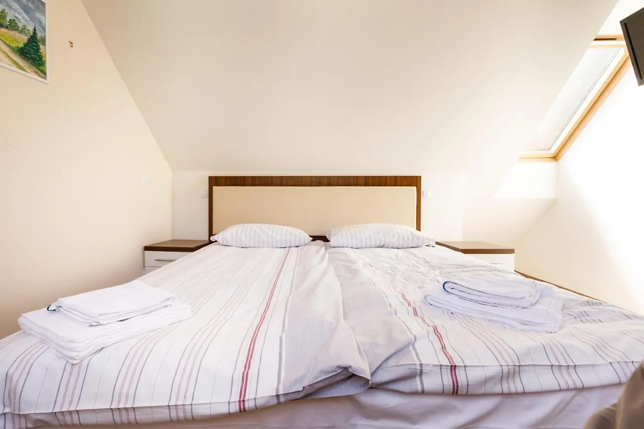 Apartmany U Divadla Karlsbad 4*,  Tschechische Republik