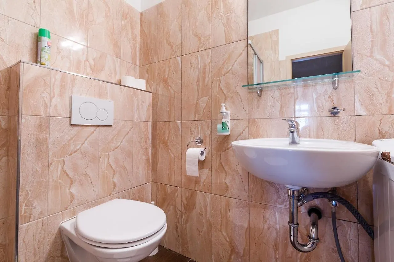 Apartmany U Divadla Karlsbad Tschechische Republik