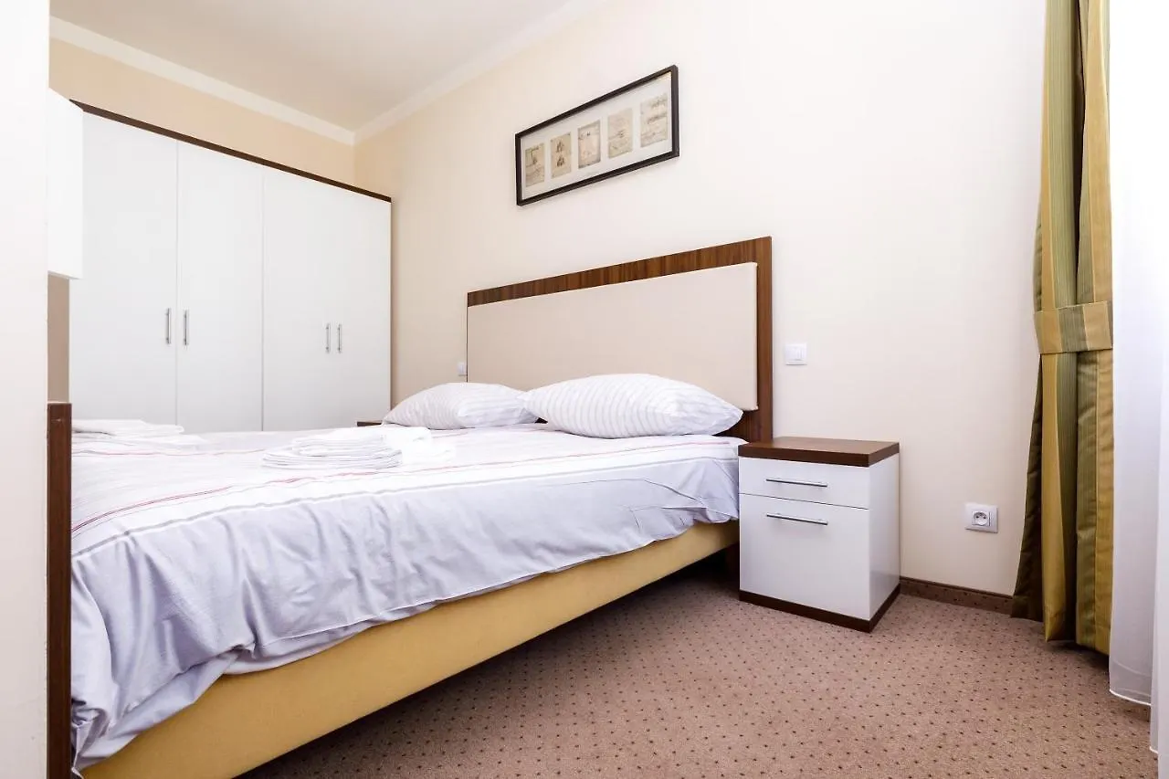 Apartmany U Divadla Karlsbad 4*,