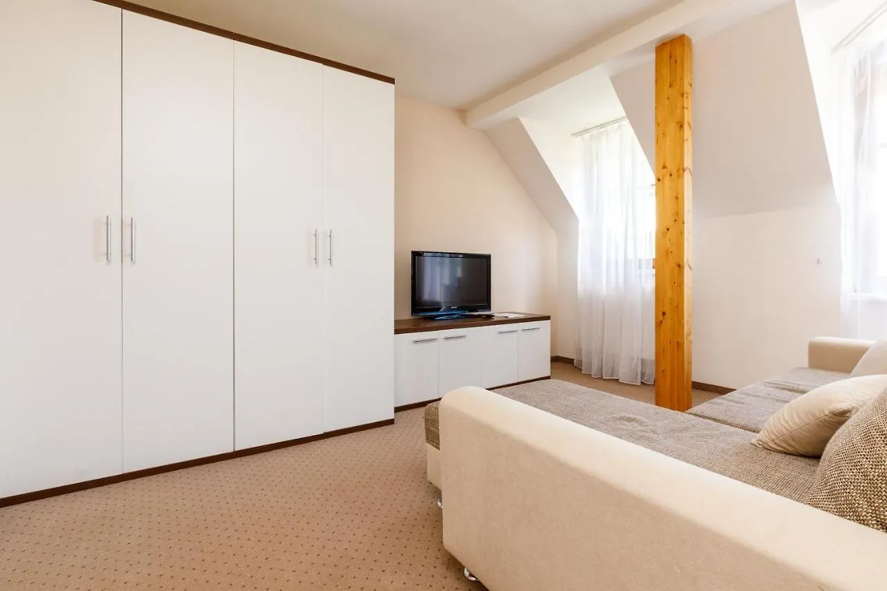 Apartmany U Divadla Карловы Вары