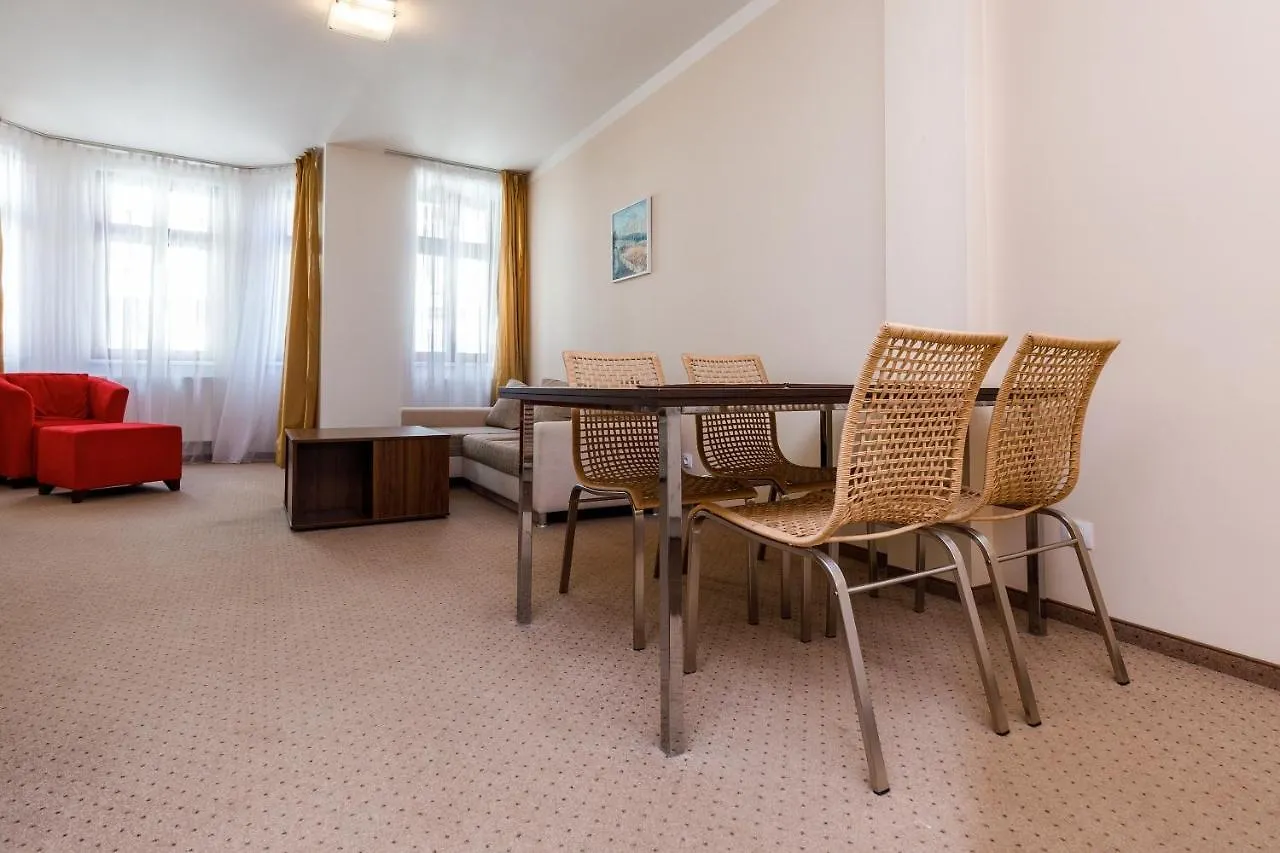 Apartmany U Divadla Карловы Вары