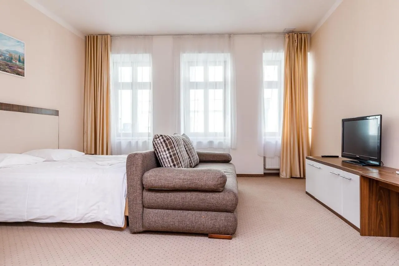 Апарт-отель Apartmany U Divadla Карловы Вары