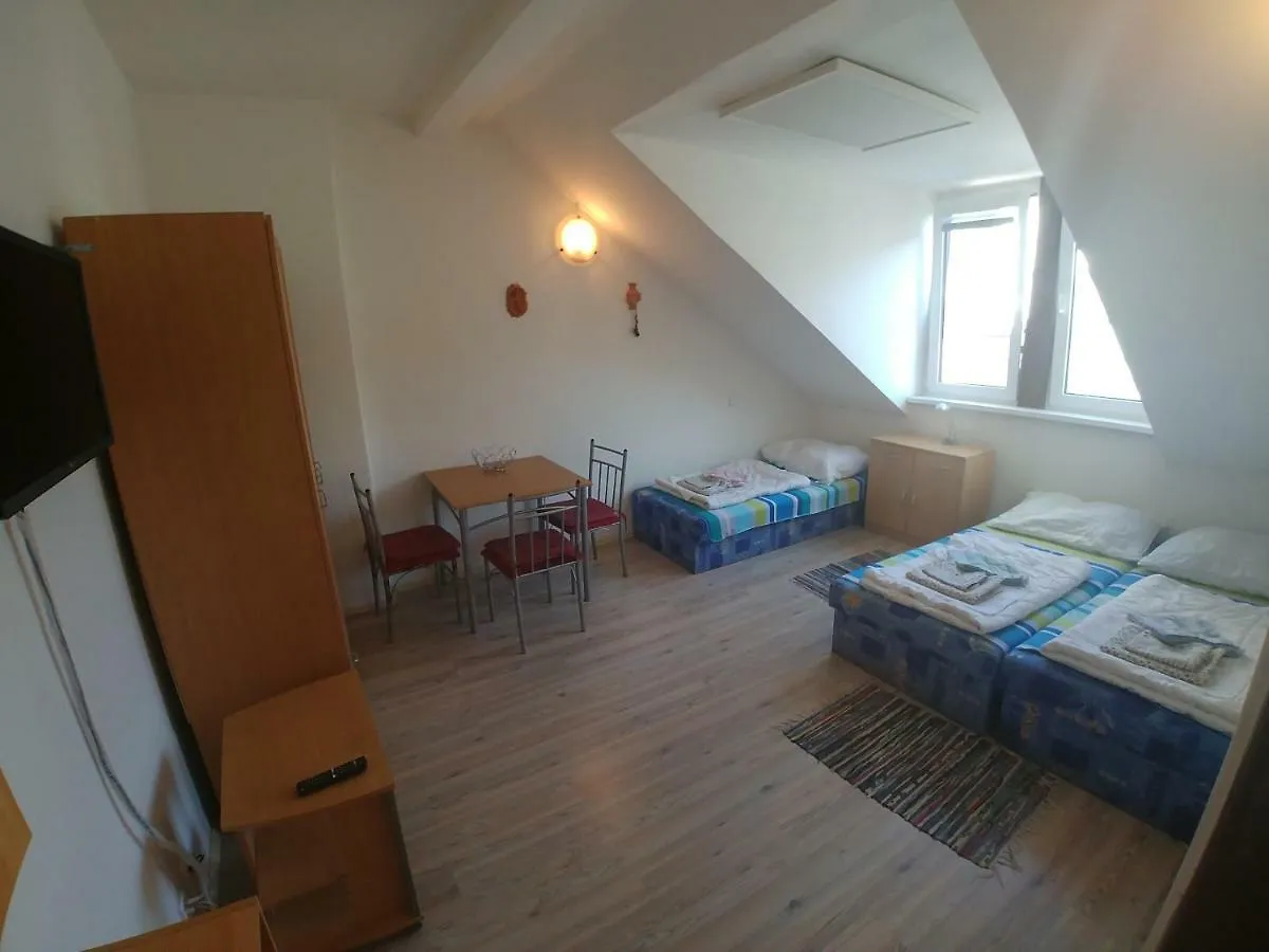 Aparthotel Kv Apartmans Varsavska Karlovy Vary