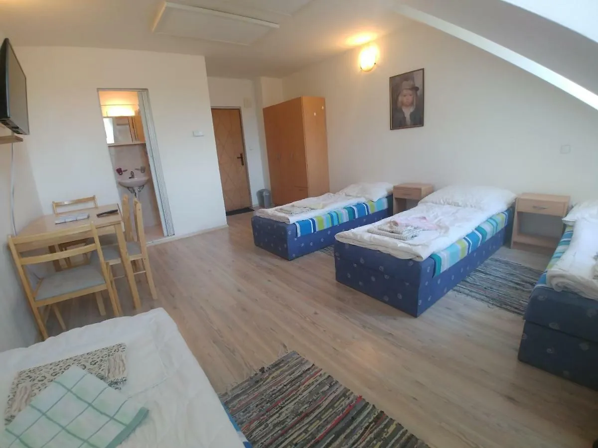 *** Aparthotel Kv Apartmans Varsavska Karlovy Vary Czech Republic