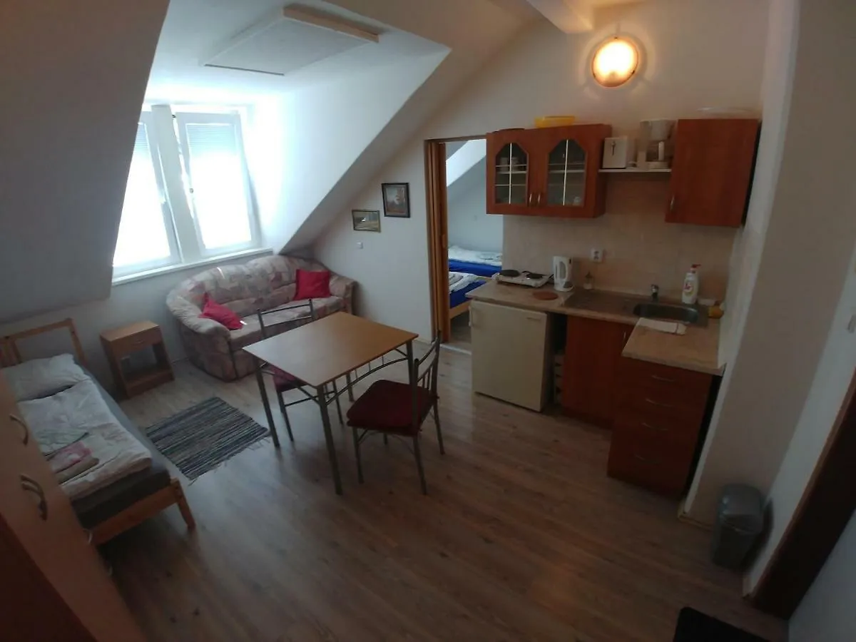 Kv Apartmans Varsavska Karlovy Vary 3*,