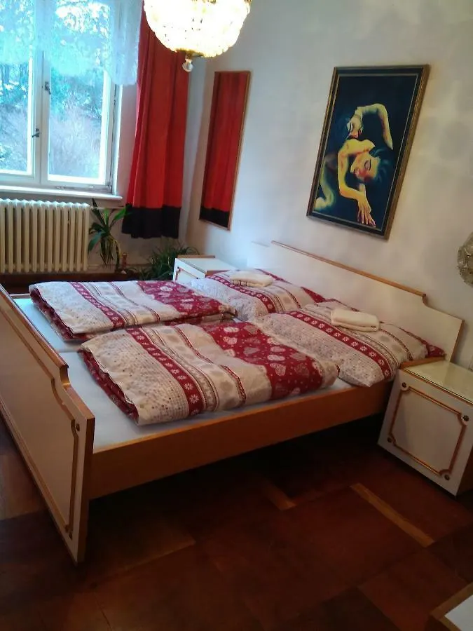 Ferienwohnung Ubytovani Vilova 8, Karlsbad Privatunterkunft