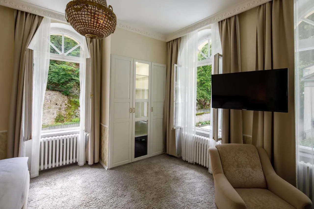 Villa Basileia Riverside Karlsbad 4*,