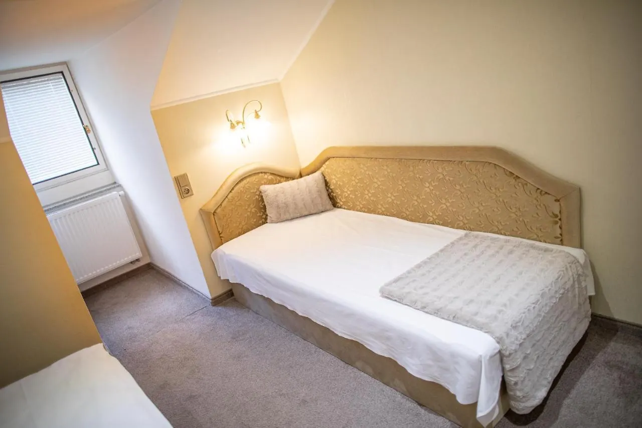 Villa Basileia Riverside Karlsbad 4*,