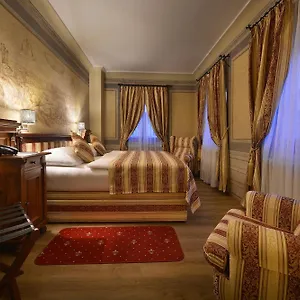 the-charles-hotel.praguehotelsweb.com/