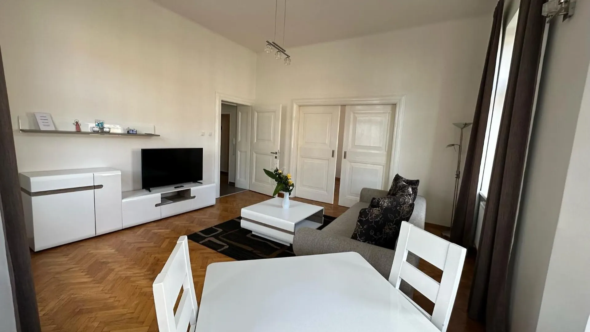 Apartment Villa Wingolf Karlovy Vary Czech Republic